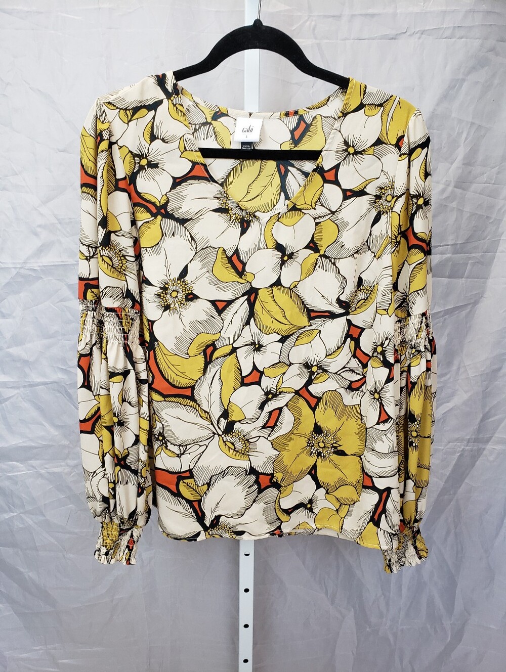 cabi Sequel Blouse 3954 Fall 2020 Floral Smocked Sleeve Top Size Small